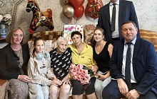 В Барнауле со 105-летием поздравили ветерана Великой Отечественной войны Евгению Лысвей