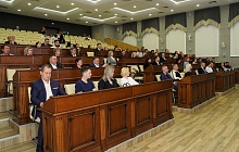 В администрации Барнаула наградили предпринимателей в преддверии профессионального праздника