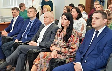 Председатель Думы поздравила коллектив Барнаульского завода АТИ с Днем химика