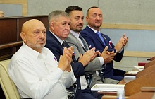 В преддверии Дня города в Барнауле вручили награды семьям участников СВО и волонтерам