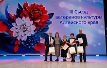 Внимание и забота: в Барнауле продолжается Месячник пожилого человека