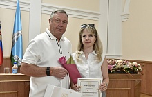 За труд на благо Барнаула: в мэрии чествовали педагогов, промышленников и общественников