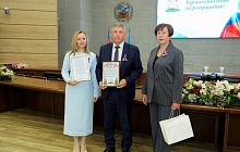 В преддверии Дня города в Барнауле вручили награды семьям участников СВО и волонтерам