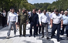 В поселке Южный продолжается благоустройство аллеи имени А.И. Чепурко 