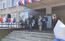Депутаты городской Думы поздравили барнаульских выпускников с окончанием школы