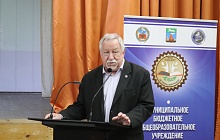 Книгу о боевой технике презентовали школьникам Барнаула